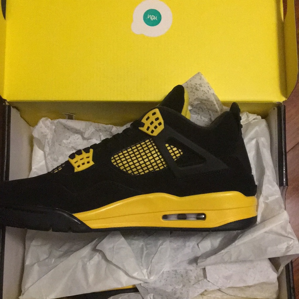 Jordan 4s